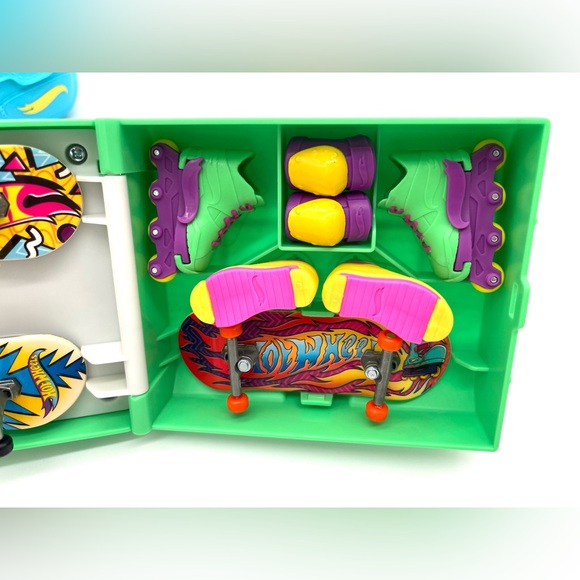EUC Mattel Hot Wheels Skate 90’s Rewind & Grind Pack / Retro Multipack - Picture 10 of 12